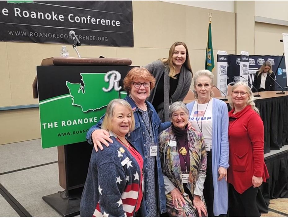 Caption WFRW members at the 2024 Roanoke Conference with News Personality and unDivided Host Brandi Kruse. 